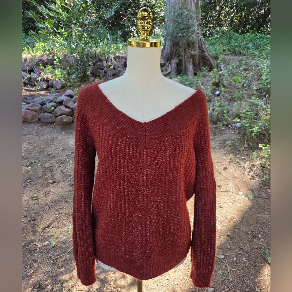 Abercrombie And Fitch Women's V-Neck Rust Cable Knit Sweater Size Large